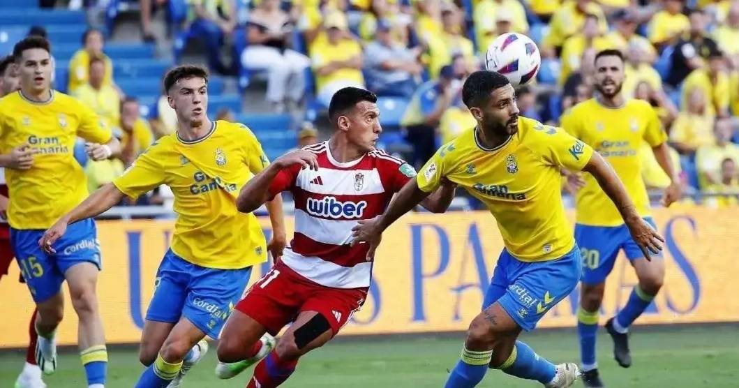 包含塞维利亚队客场不敌对手，遭遇两连败的词条